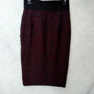 Marc  Jacobs size 2 pencil skirt, black and burgundy color